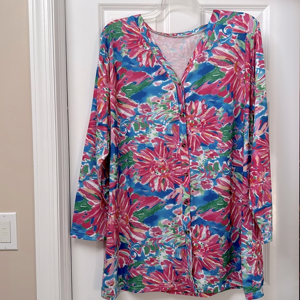 Bright floral button down top NWOT
